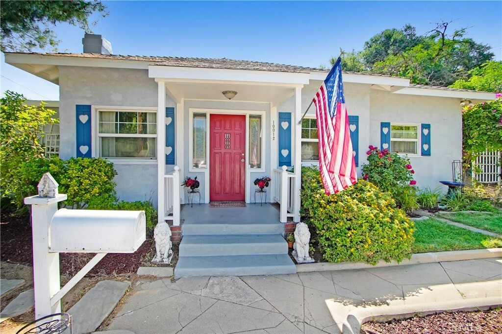 Property Photo:  10012 Plainview Avenue  CA 91042 