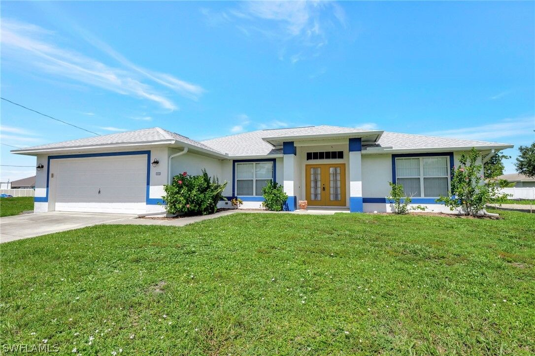 Property Photo:  304 NW 12th Place  FL 33993 