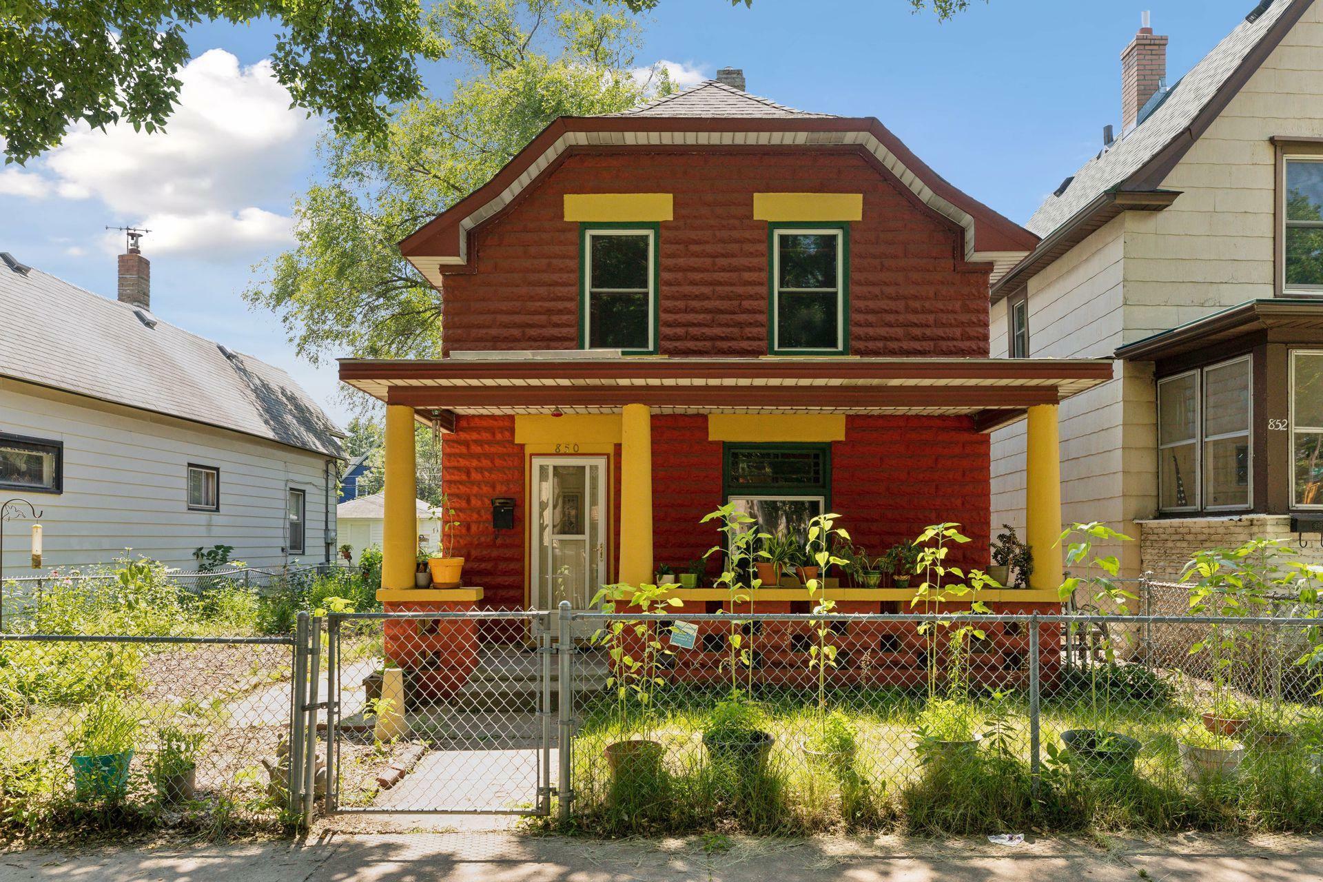 Property Photo:  850 Minnehaha Ave W  MN 55104 