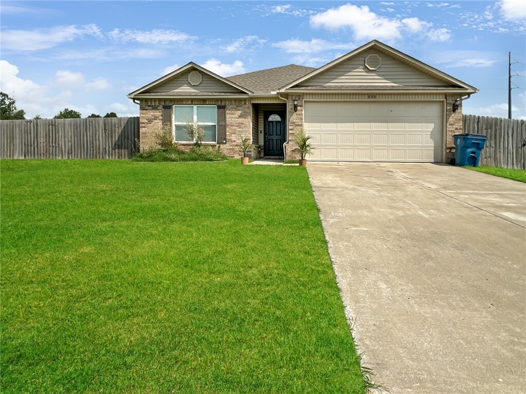 Property Photo: 808 NW 70th Avenue AR 72713