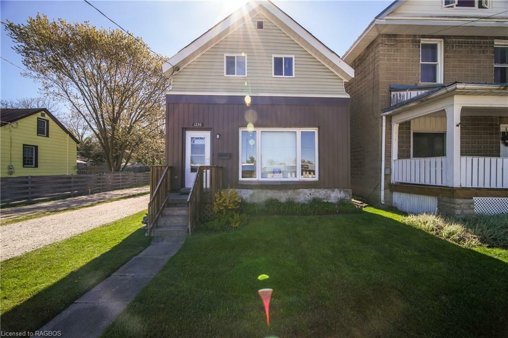 Photo de la propriété:  1235 2nd Avenue E  ON N4K 2J2 