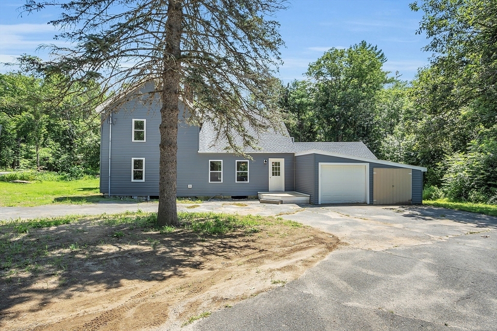 Property Photo:  76 S Royalston Rd  MA 01368 