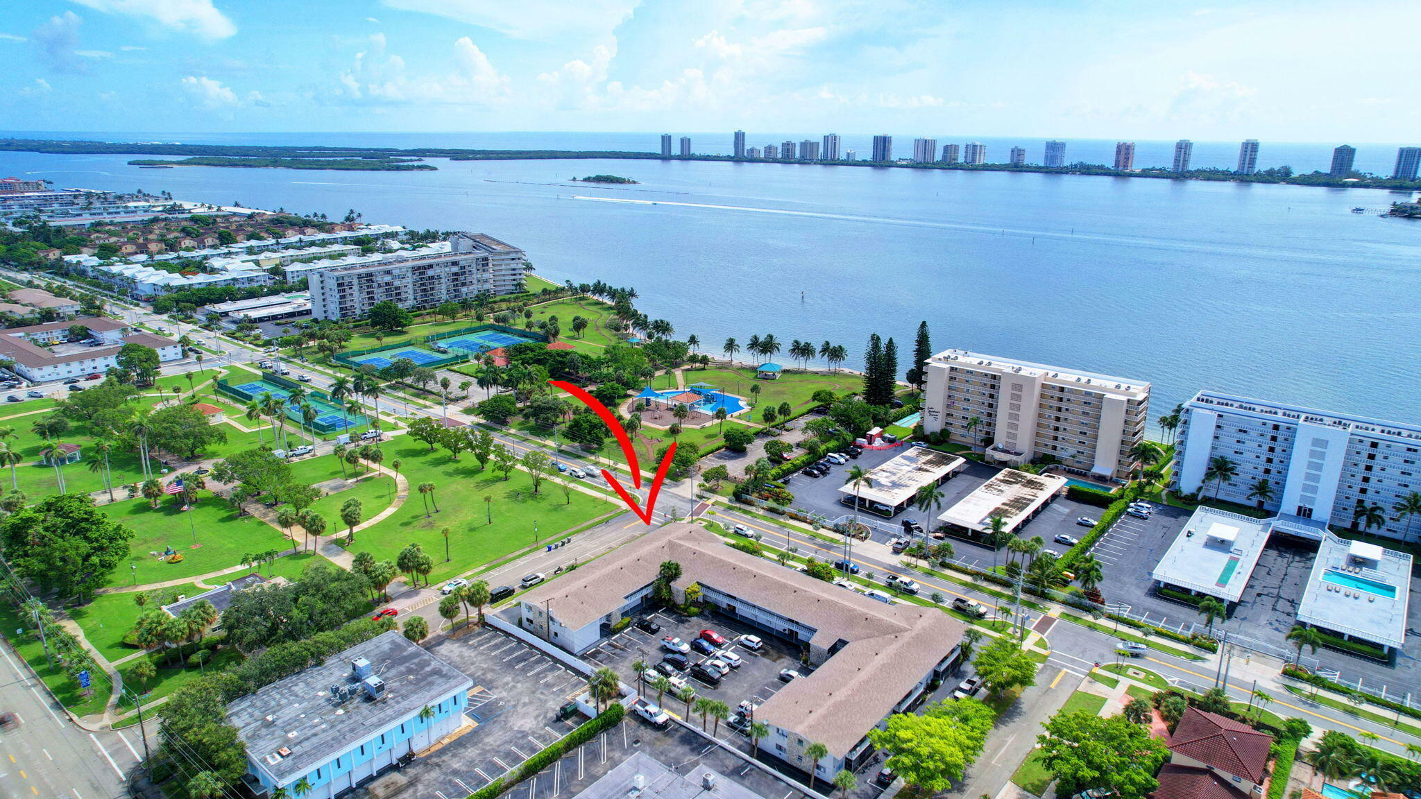 Property Photo:  510 Lake Shore Drive 20  FL 33403 