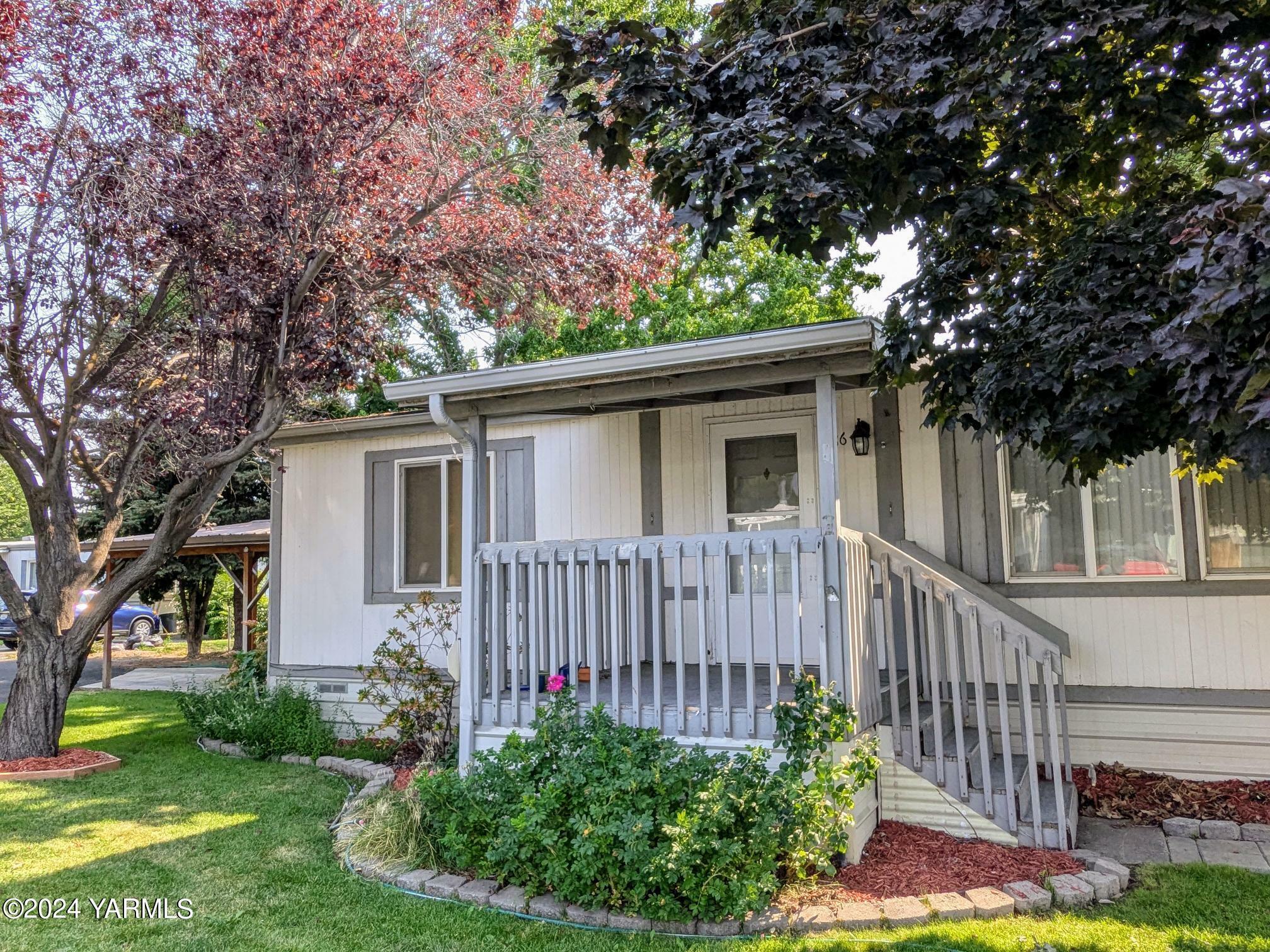 Property Photo:  7610 W Nob Hill Blvd 186  WA 98908 