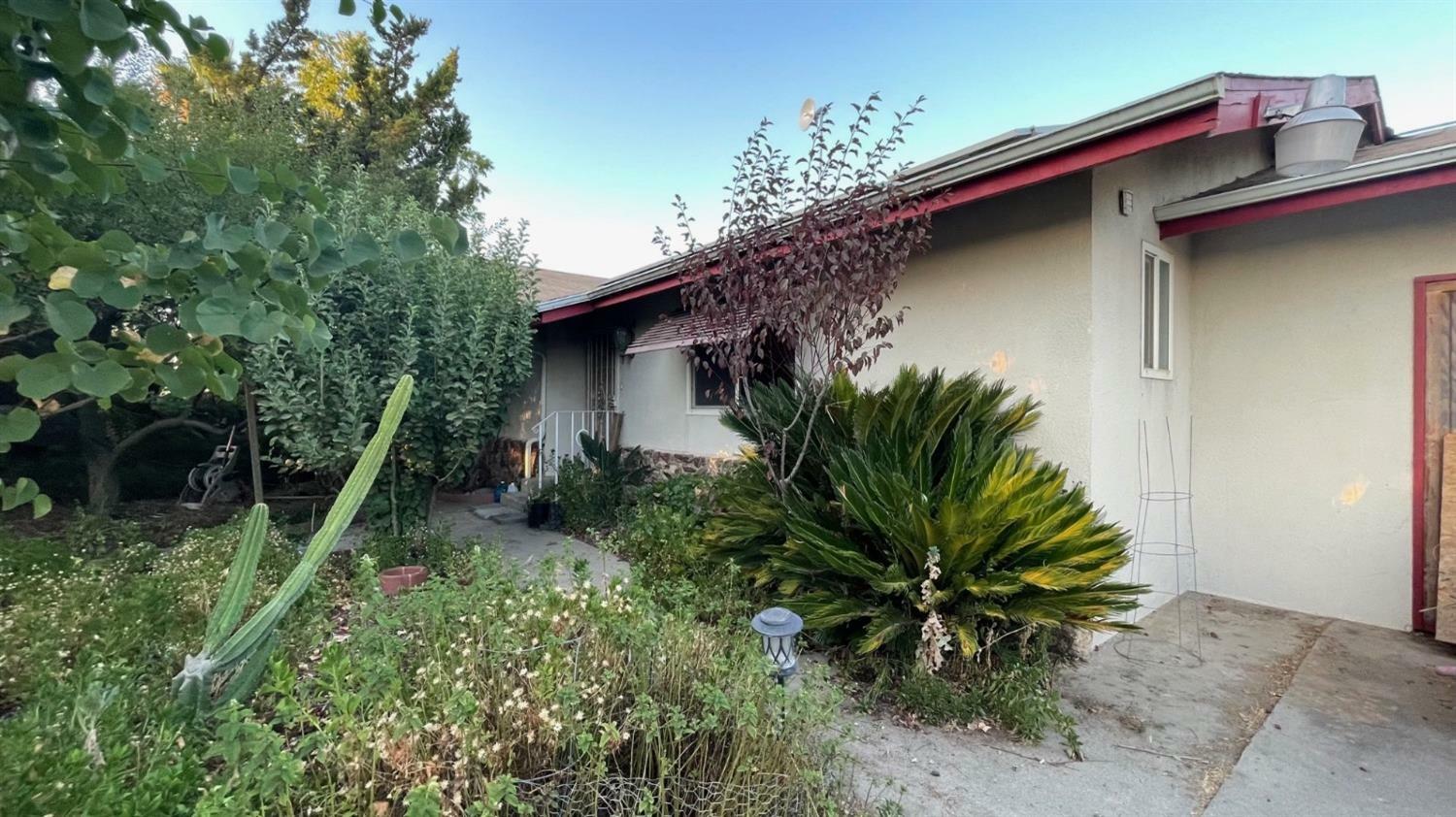 Property Photo:  23557 Road 14  CA 93610 