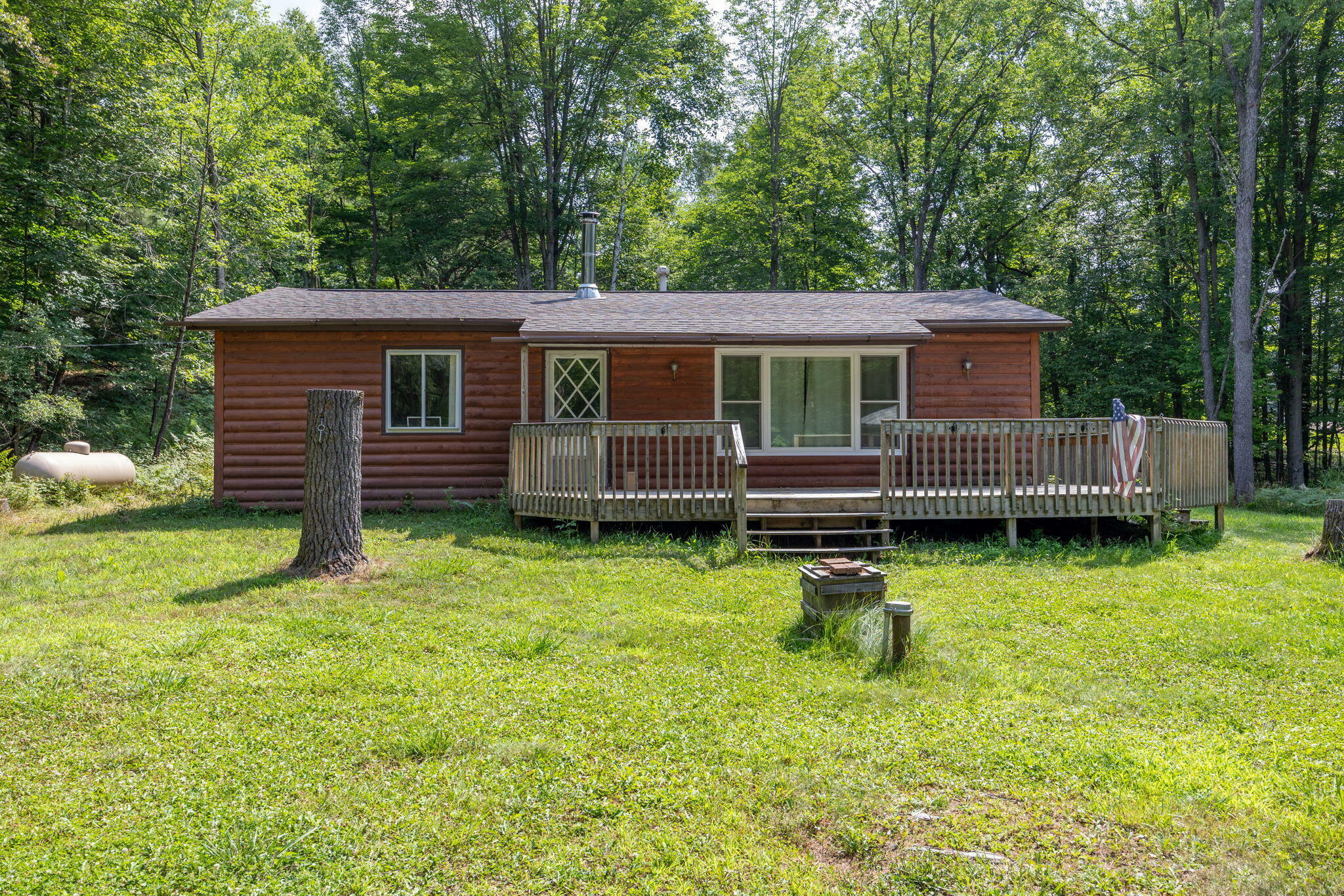 Property Photo:  9886 Cowlitz Cove  MI 49631 