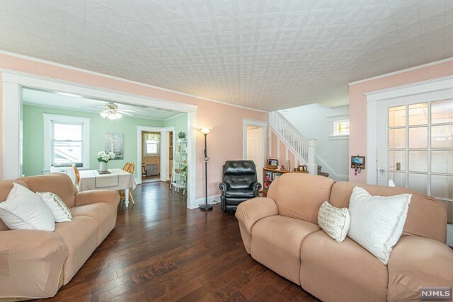 Property Photo:  237 Chestnut Avenue  NJ 07603 