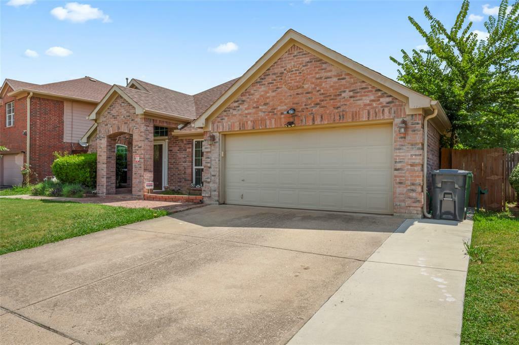 Property Photo:  6405 Viking Trail  TX 76001 