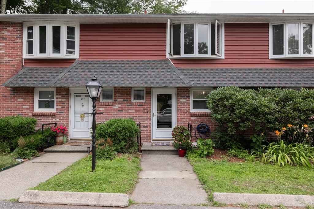 Property Photo:  79 Meadow Pond Dr 29E  MA 01453 