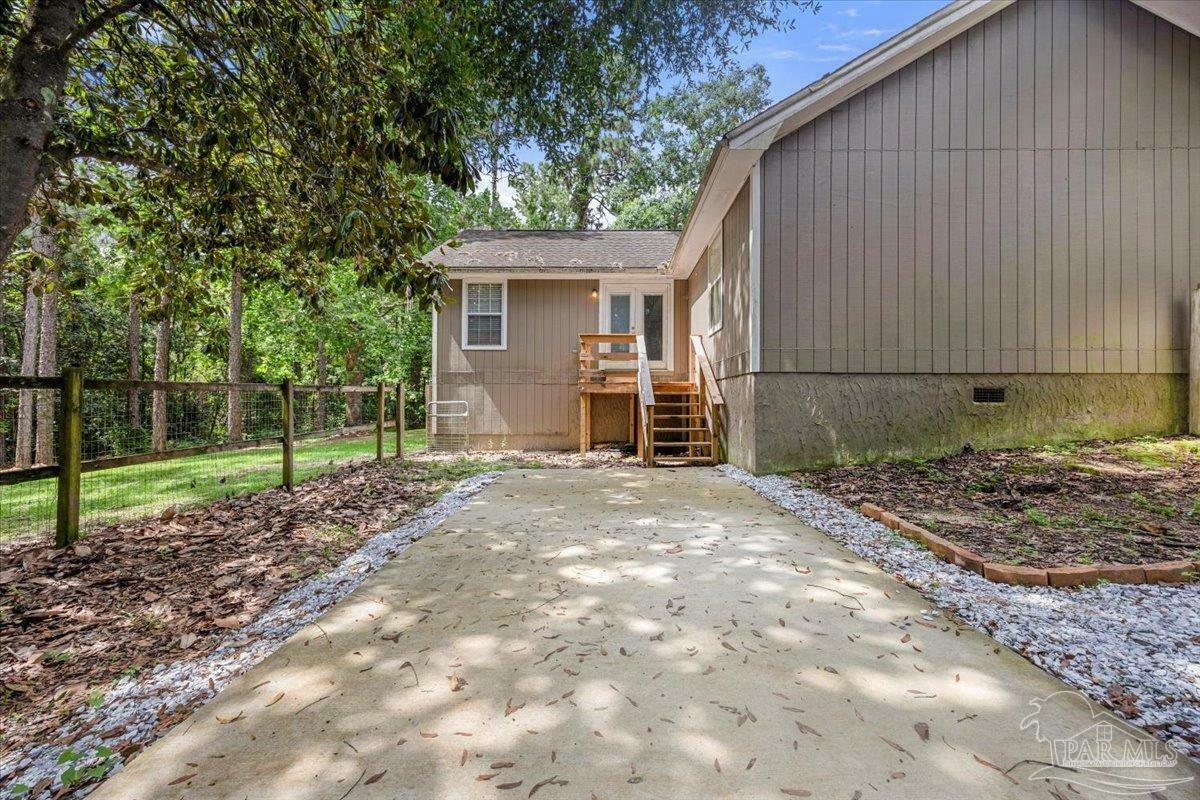 Property Photo:  3368 Shoal Creek Cv  FL 32539 