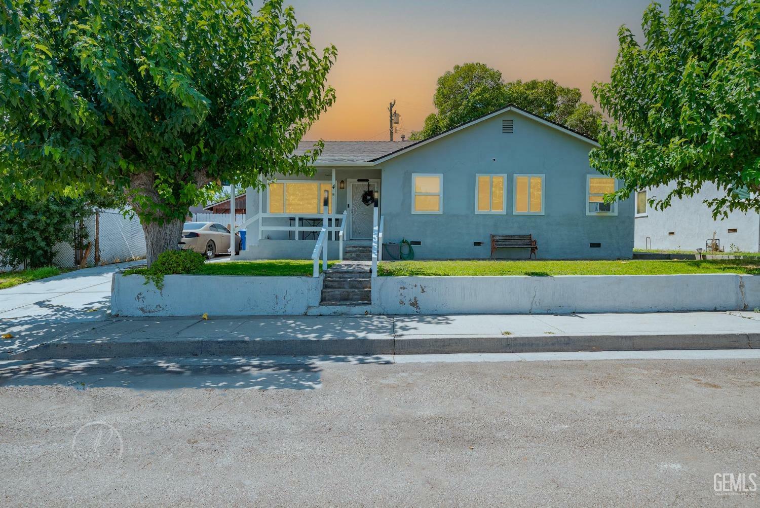 Property Photo:  4 Cypress Lane  CA 93268 