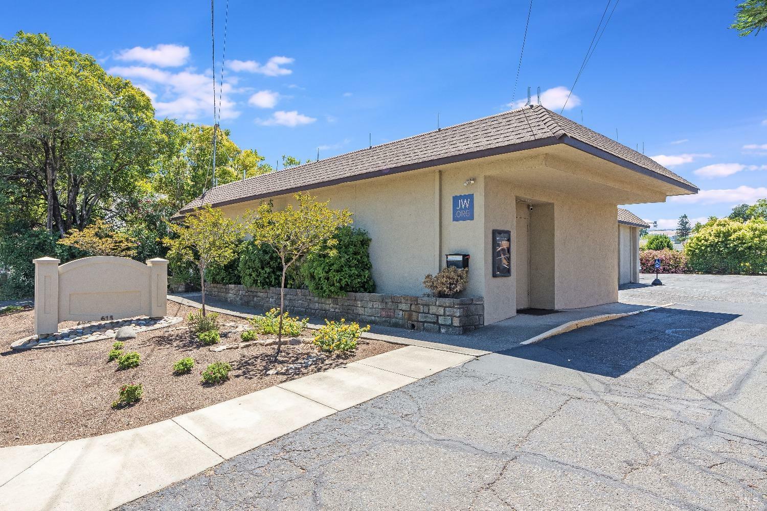 Property Photo:  615 5th Street  CA 95476 