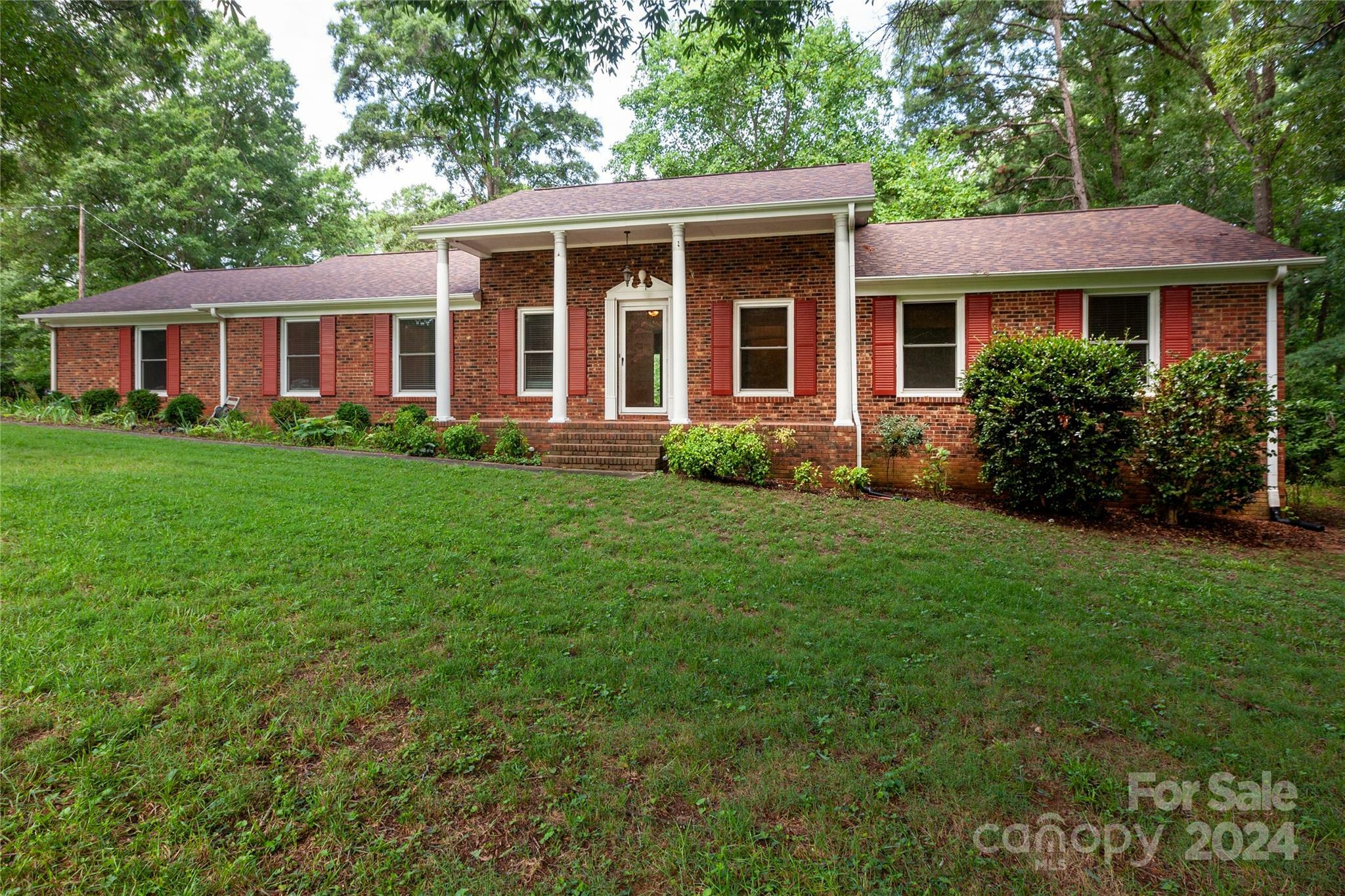 Property Photo:  4528 Whispering Oaks Drive  NC 28213 