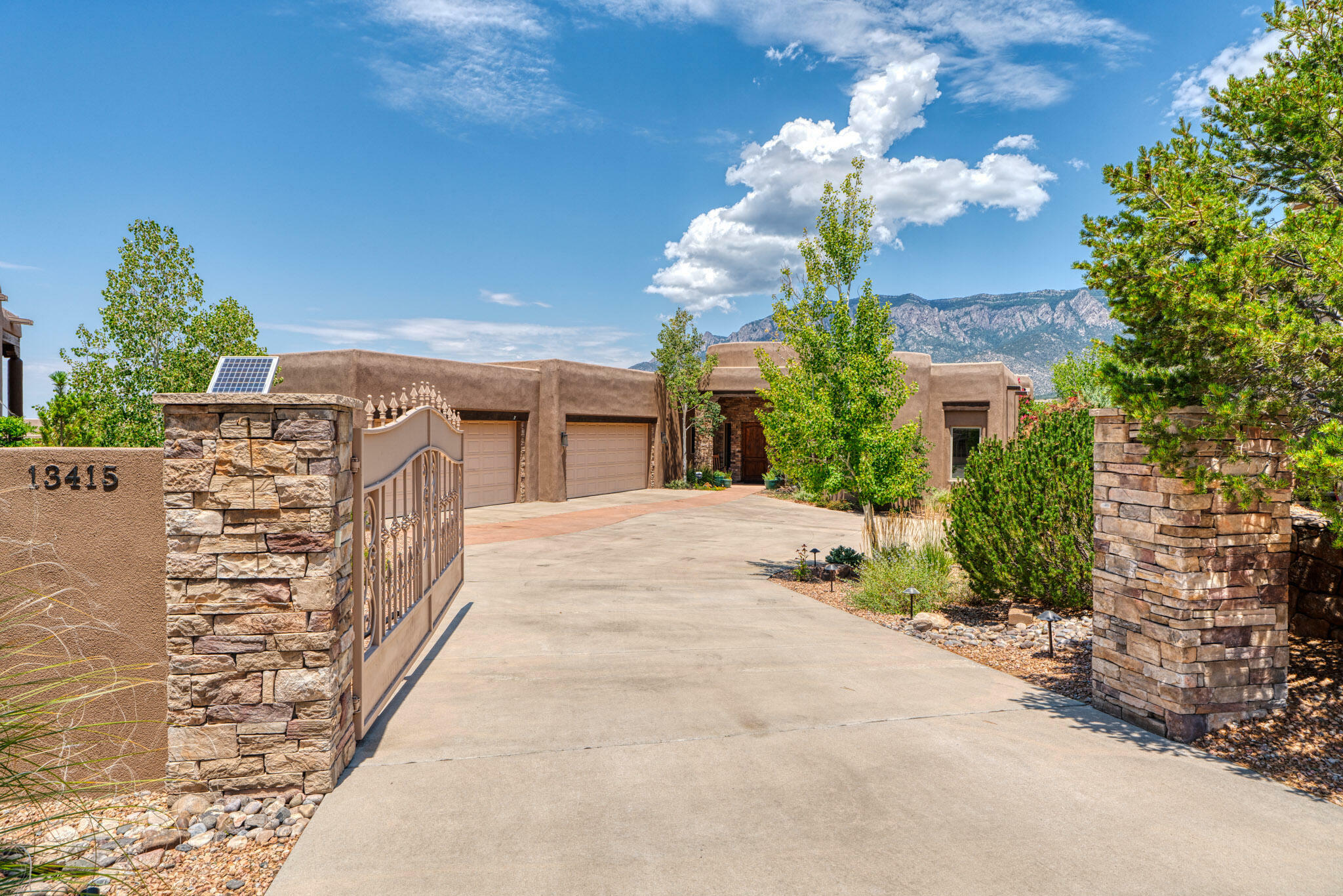 Property Photo:  13415 Embudito View Court NE  NM 87111 