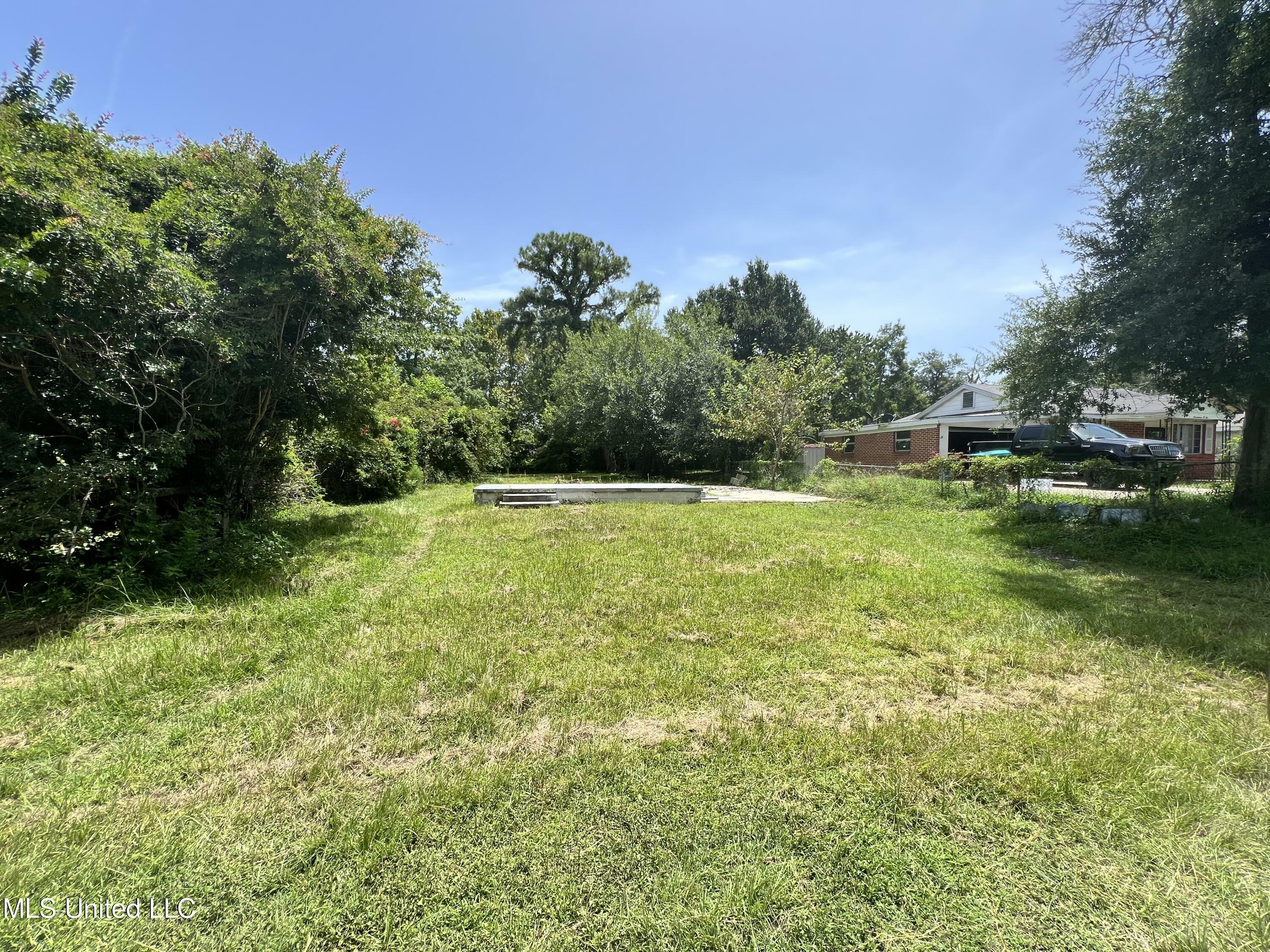 Property Photo:  1704 42nd Avenue  MS 39501 