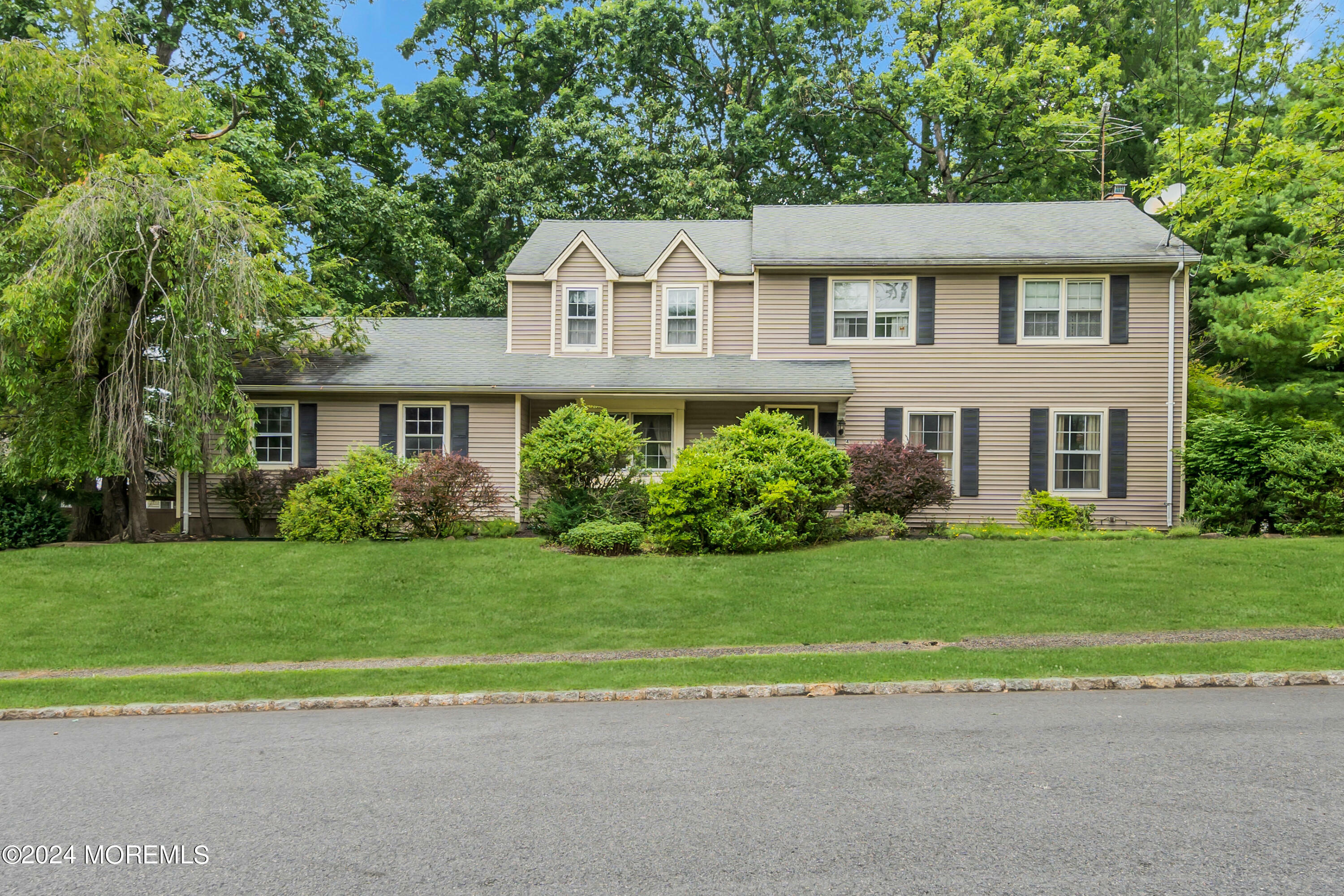 Property Photo:  4 Twin Brook Road  NJ 07006 