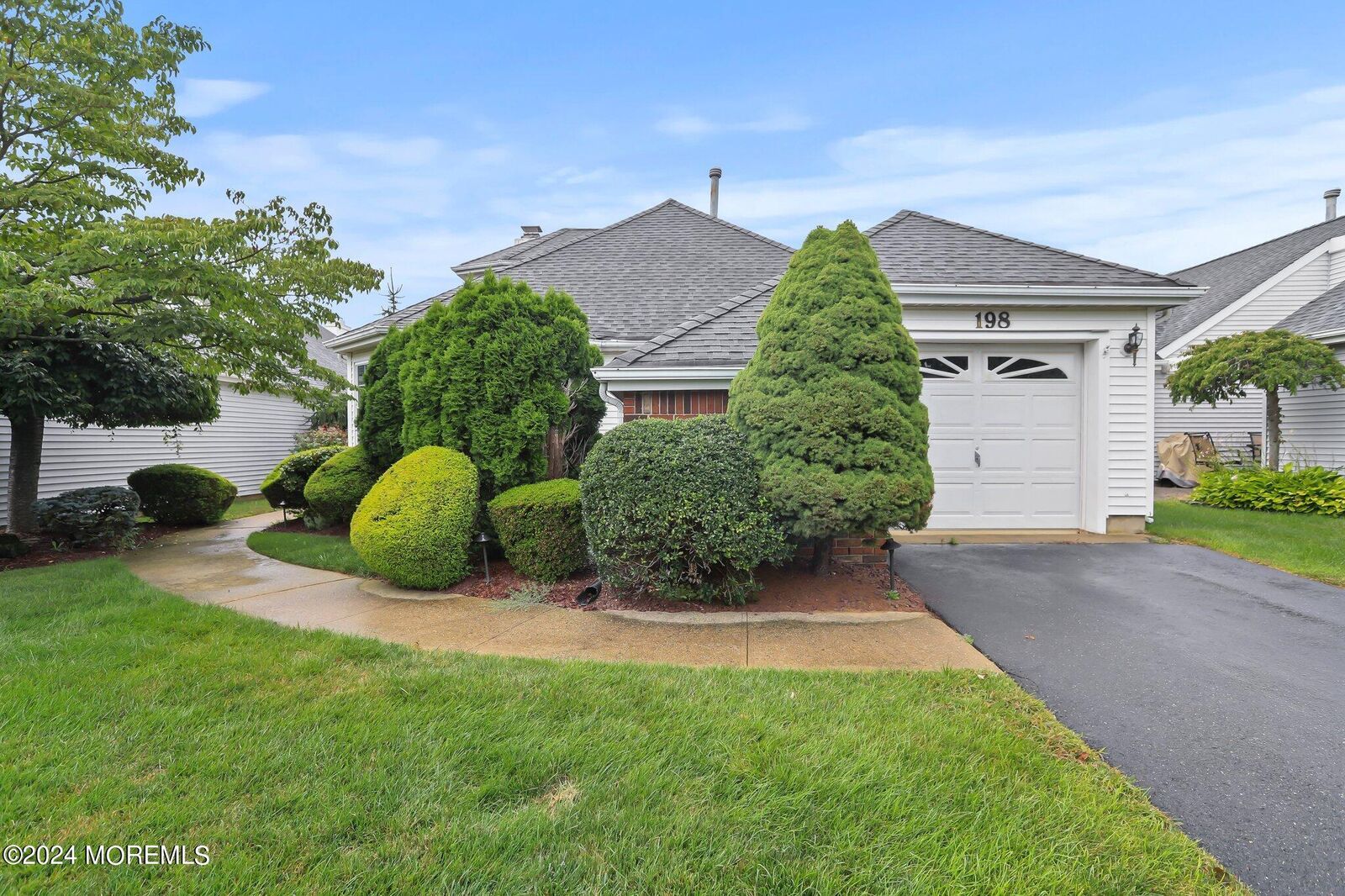 Property Photo:  198 Loganberry Lane  NJ 07728 