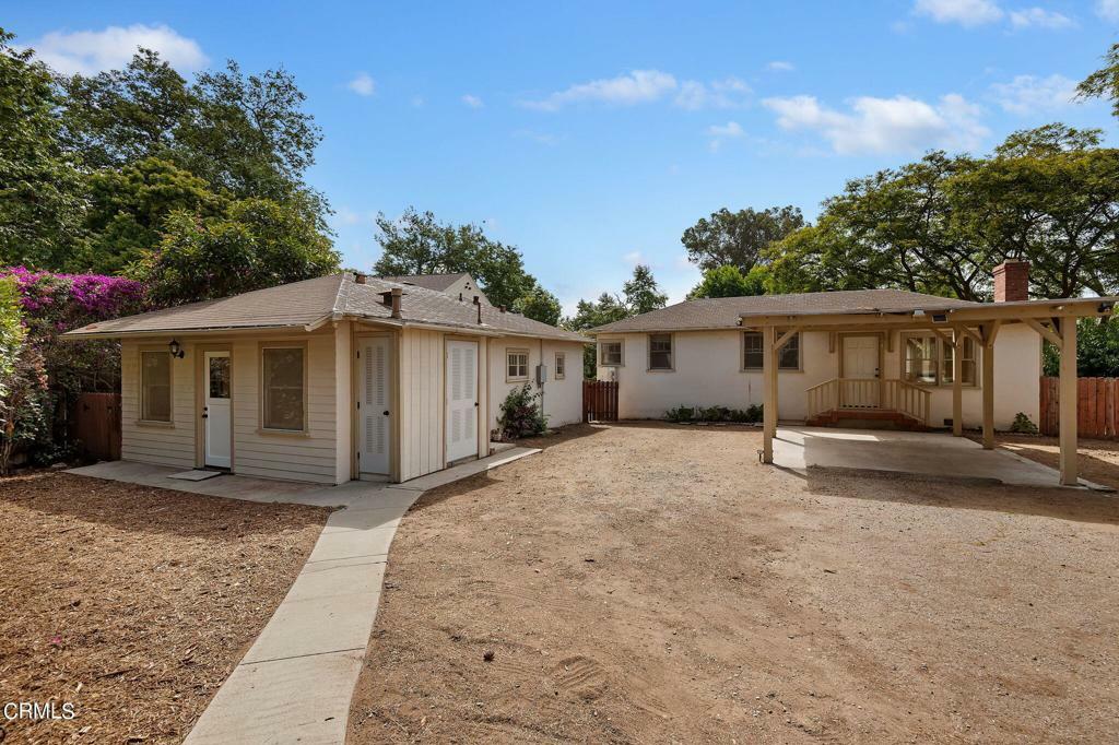 Property Photo:  1322 E E Yanonali Street  CA 93103 