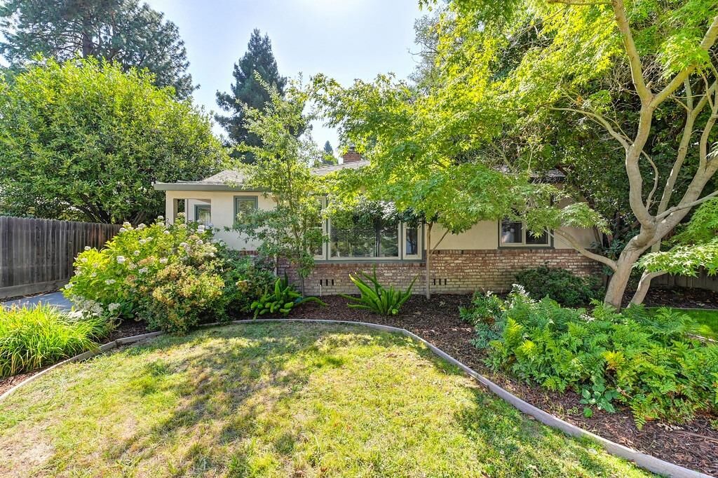 Property Photo: 2761 San Luis Court CA 95818