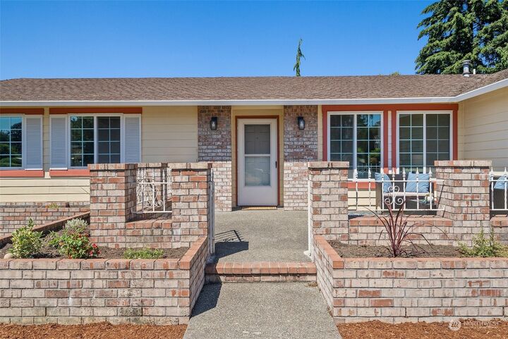 Property Photo:  6711 N 10th Street  WA 98406 