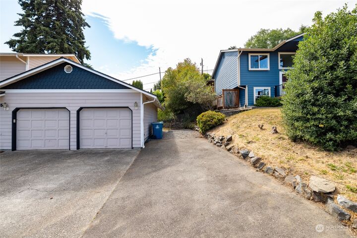 Property Photo: 905 Cleveland Avenue WA 98290