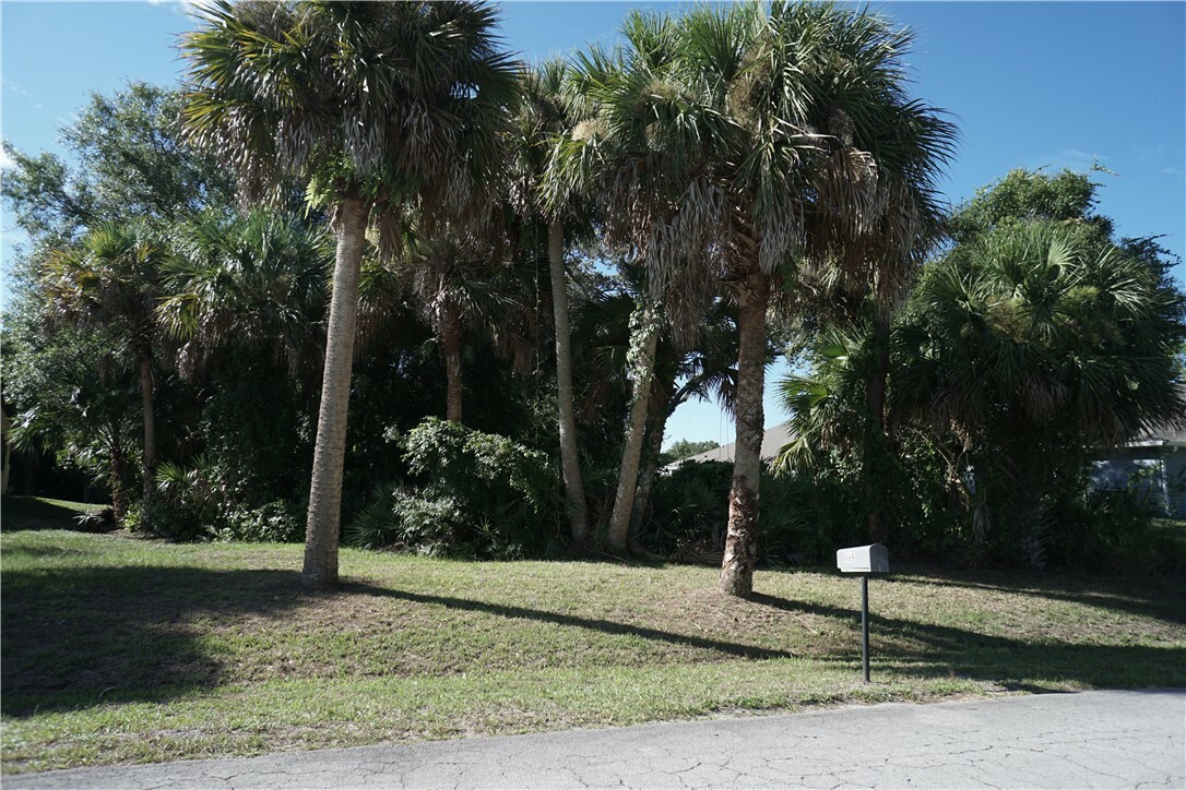 Property Photo:  690 Belfast Terrace  FL 32958 