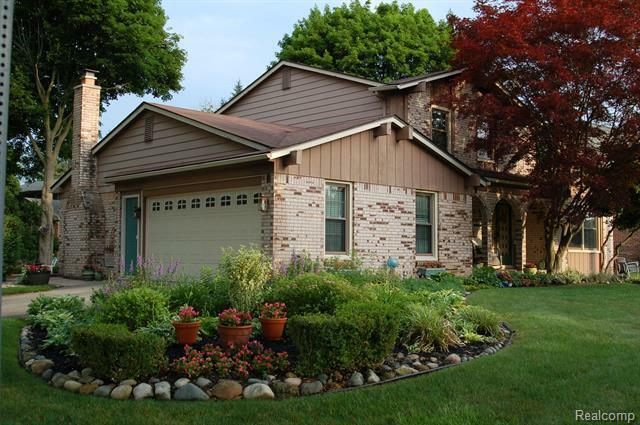 Property Photo:  16911 White Haven Drive  MI 48168 