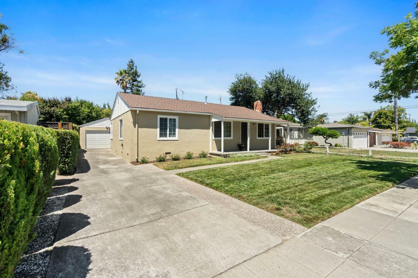 Property Photo:  1331 North Redwood Avenue  CA 95128 