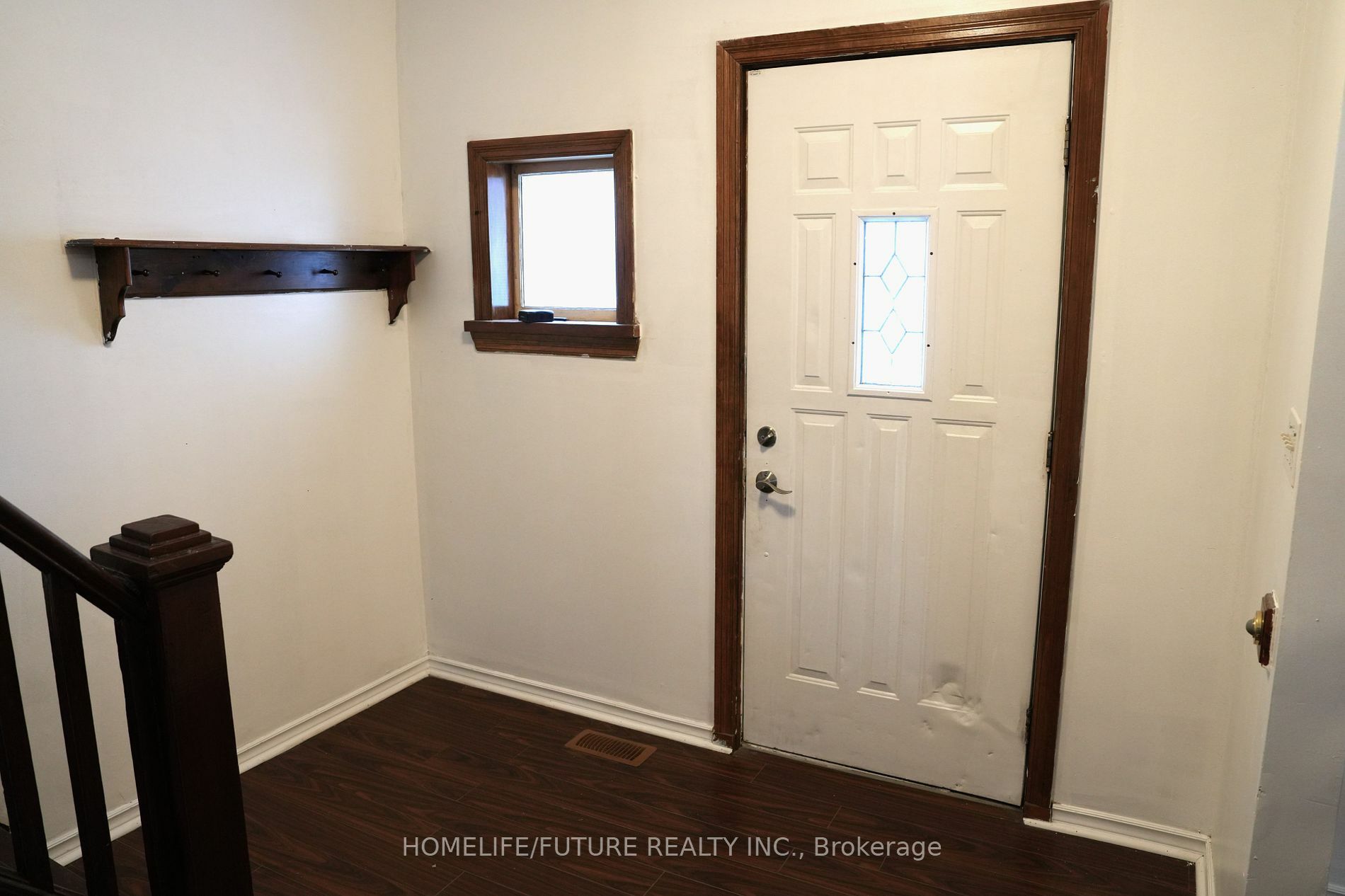 Property Photo:  273 Haig St  ON L1G 5N9 