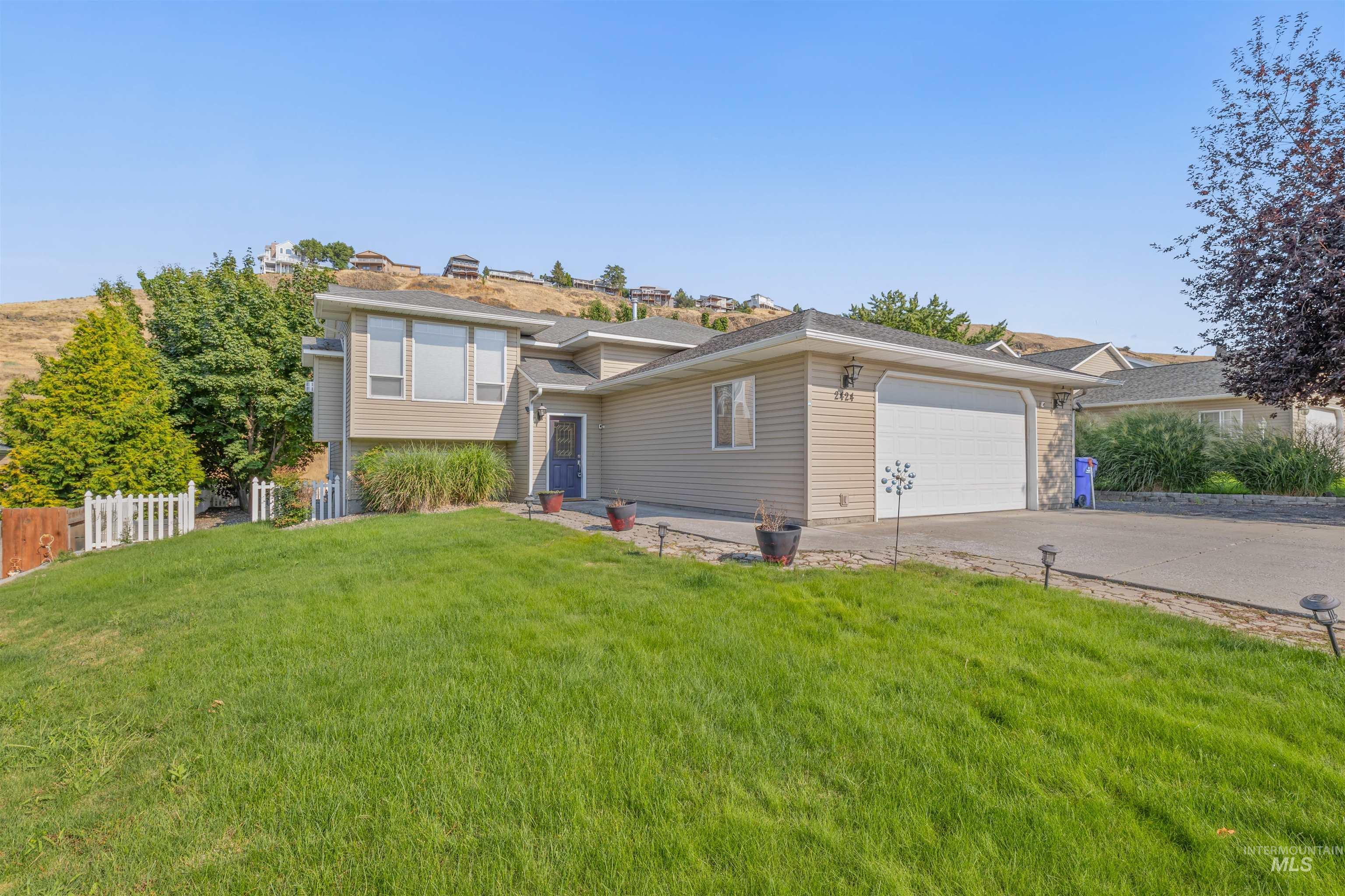 Property Photo:  2424 Seaport Dr  ID 83501 