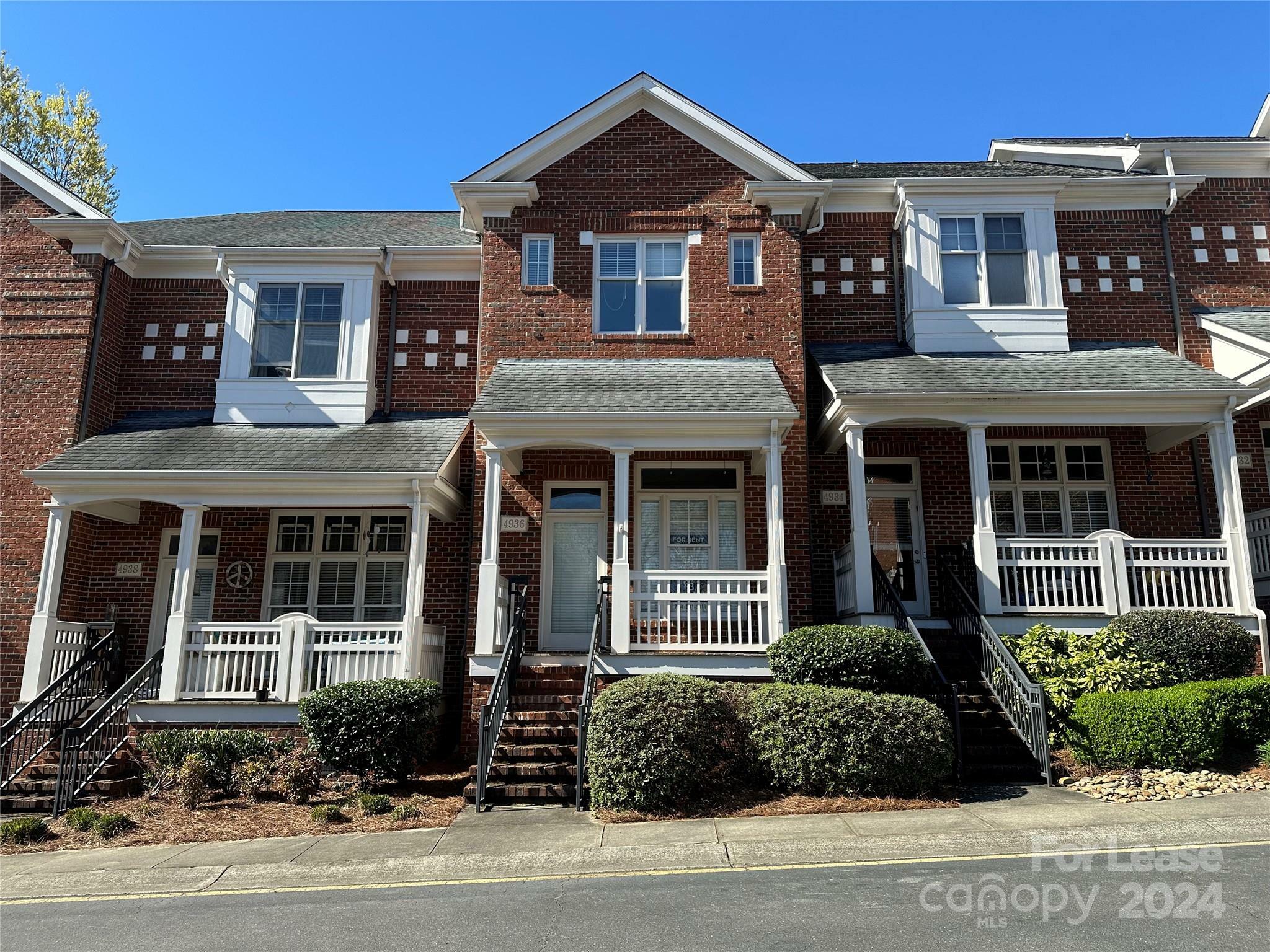 Property Photo:  4936 S Hill View Drive  NC 28210 