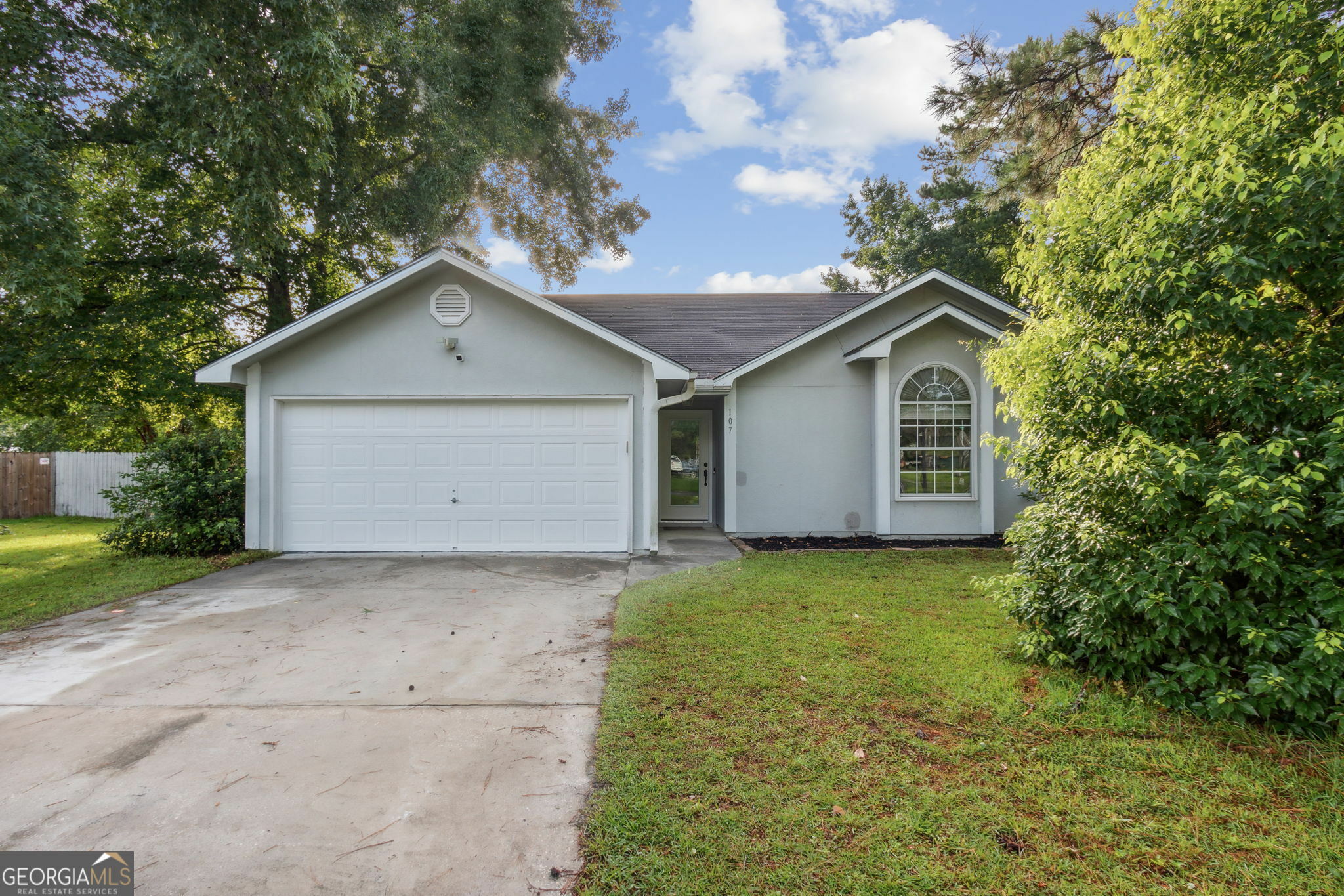 Property Photo: 107 Foxwood Drive GA 31548