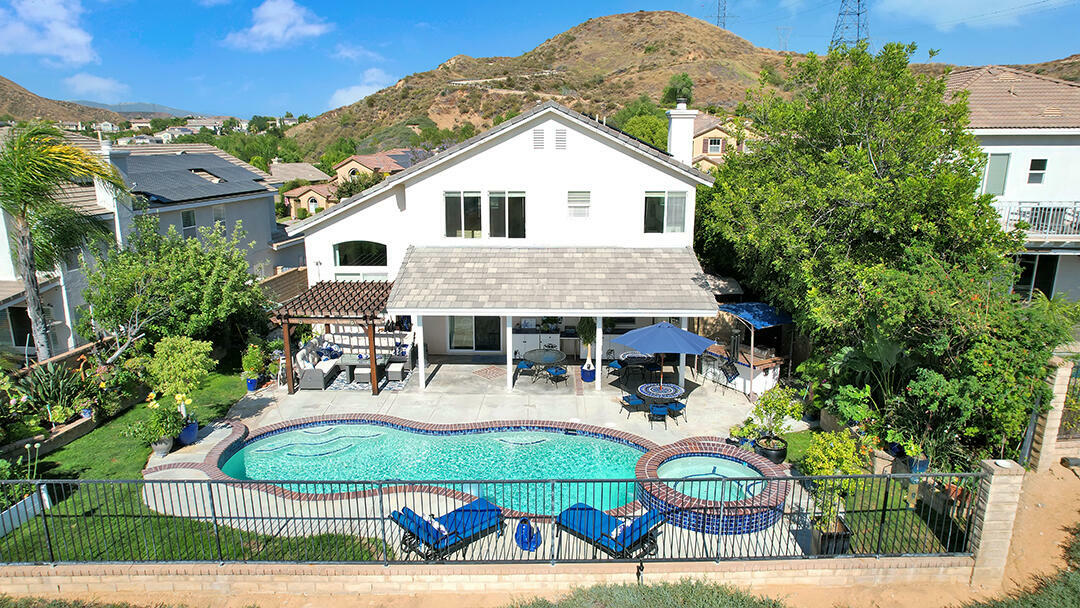 Property Photo:  28809 Garnet Canyon Drive  CA 91390 