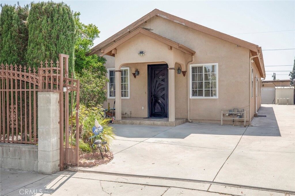 Property Photo: 7837 Beck Avenue CA 91605