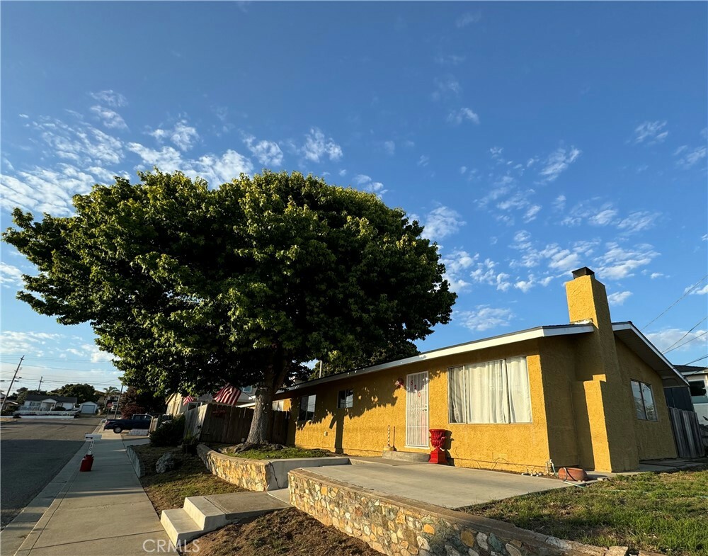 Property Photo:  520 N 7th Street  CA 93433 