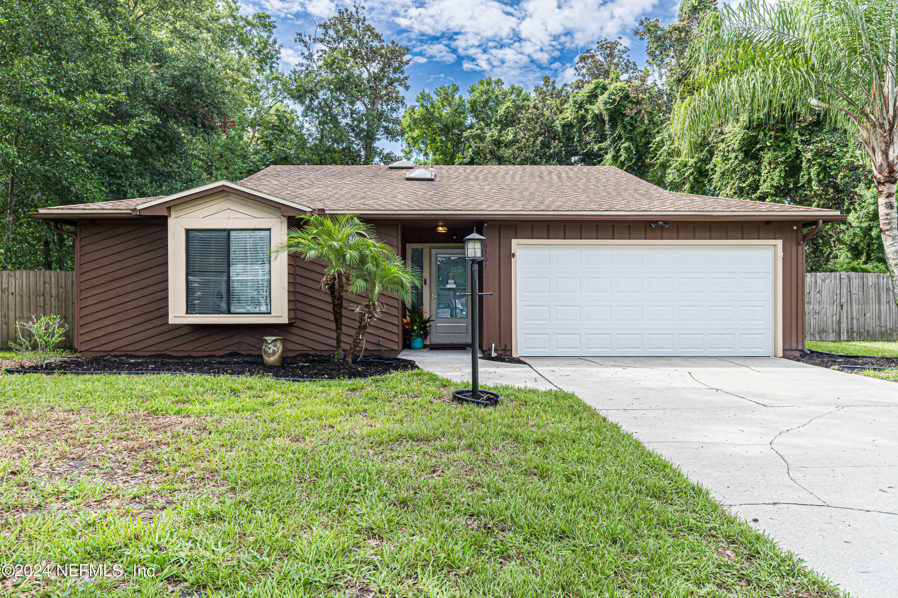 Property Photo:  6301 Island Forest Drive  FL 32003 