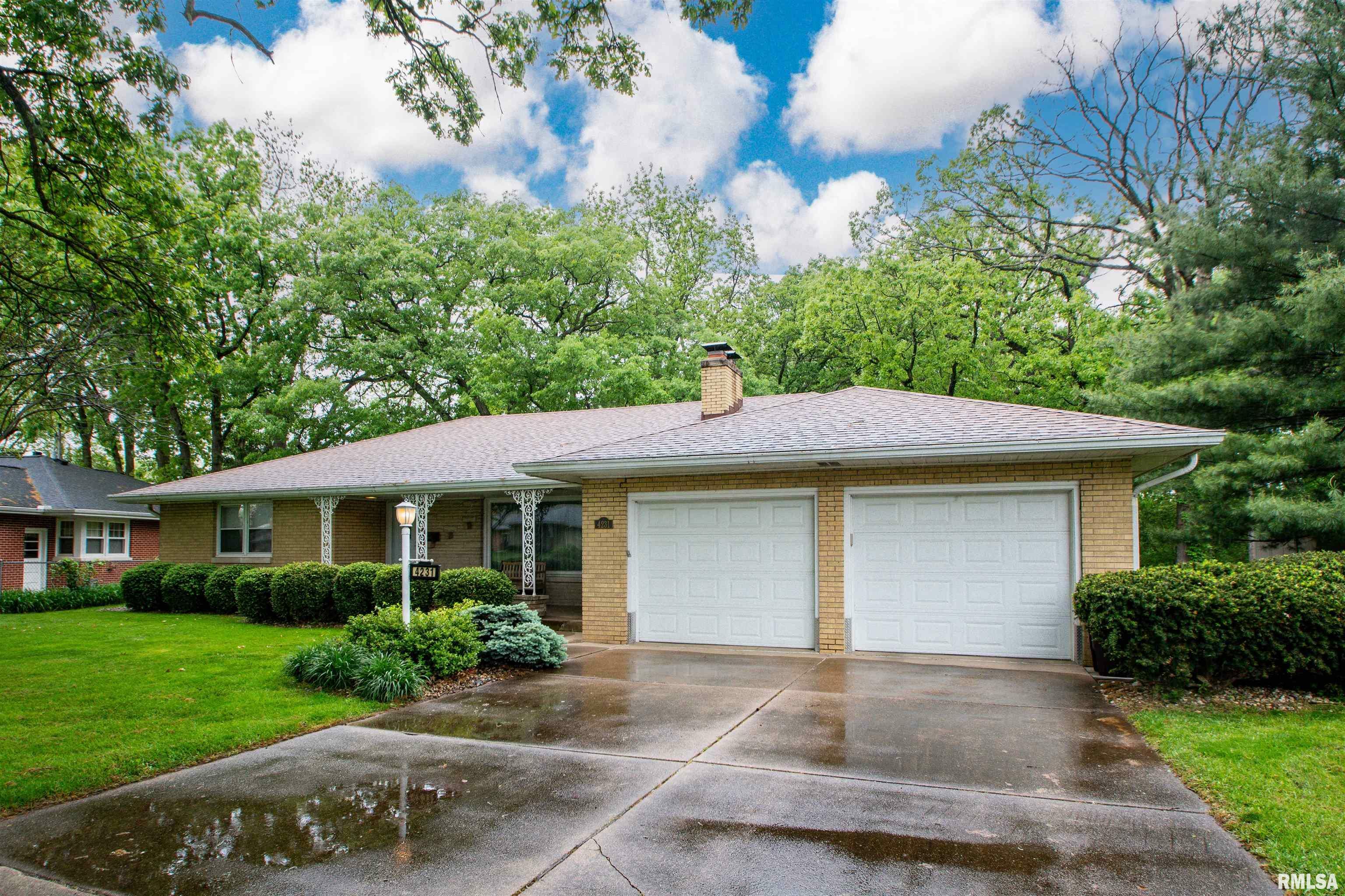 Property Photo: 4231 N Keenland Avenue IL 61614
