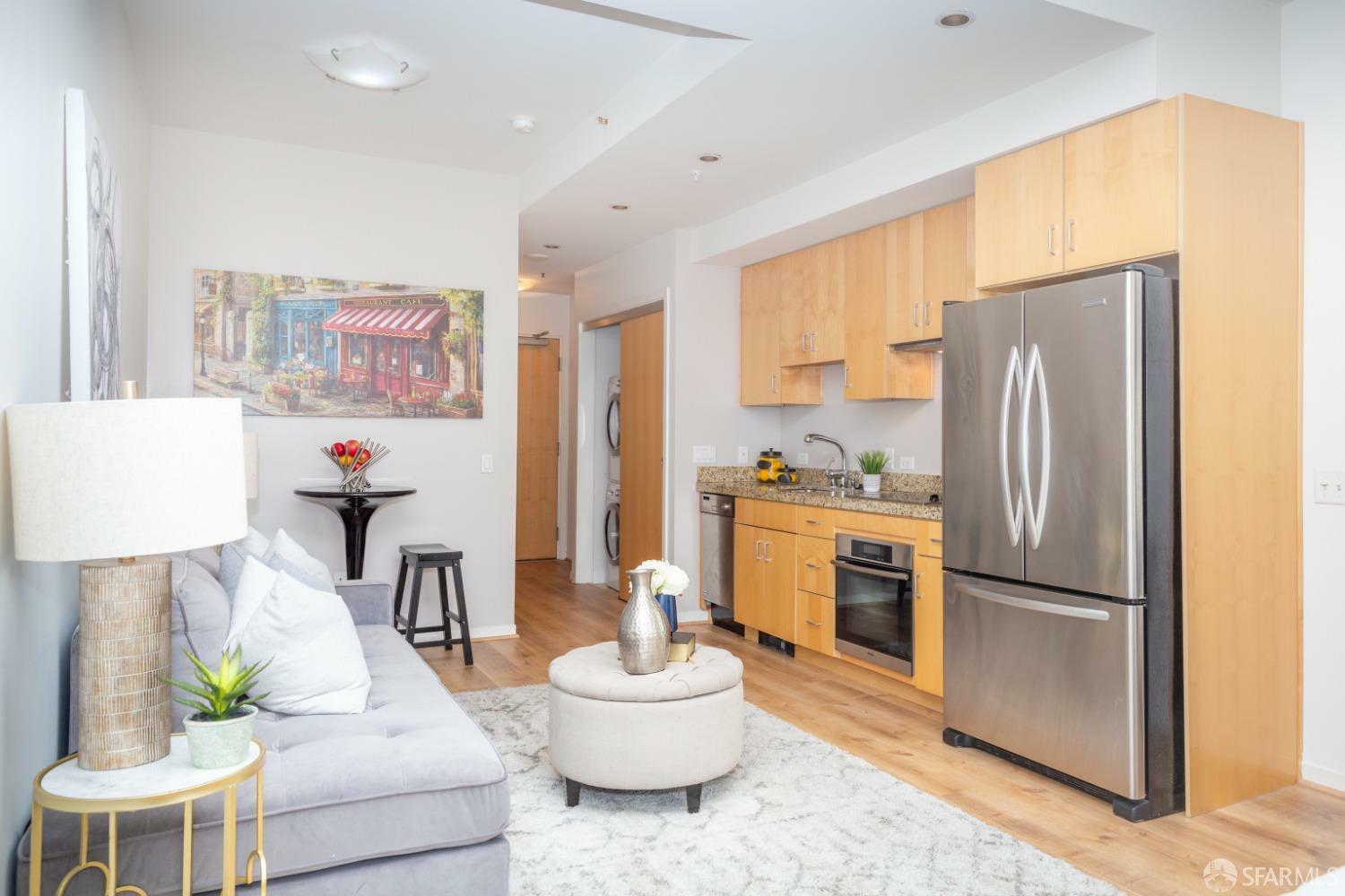 Property Photo:  750 Van Ness Avenue 402  CA 94102 