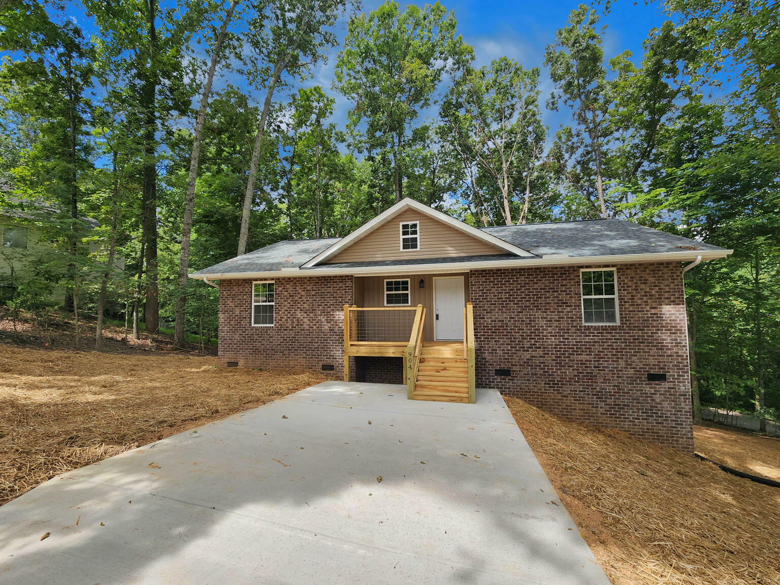 Property Photo:  904 Eagle Nest Road  TN 37764 