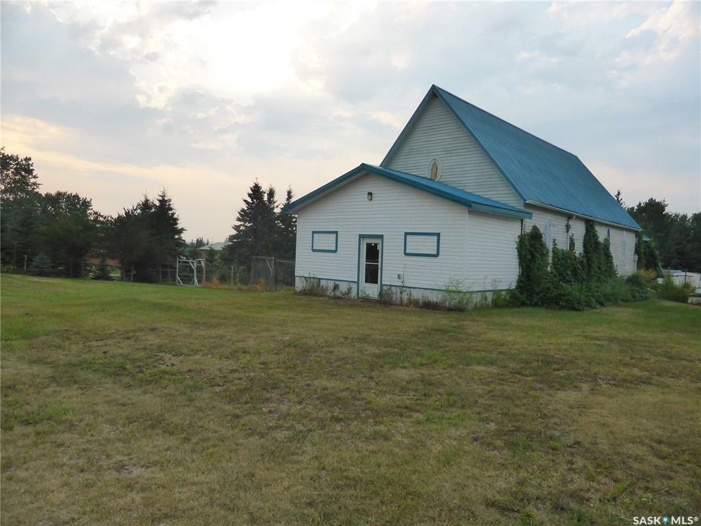 Property Photo:  2 Lakeview Court  SK S0M 1J0 