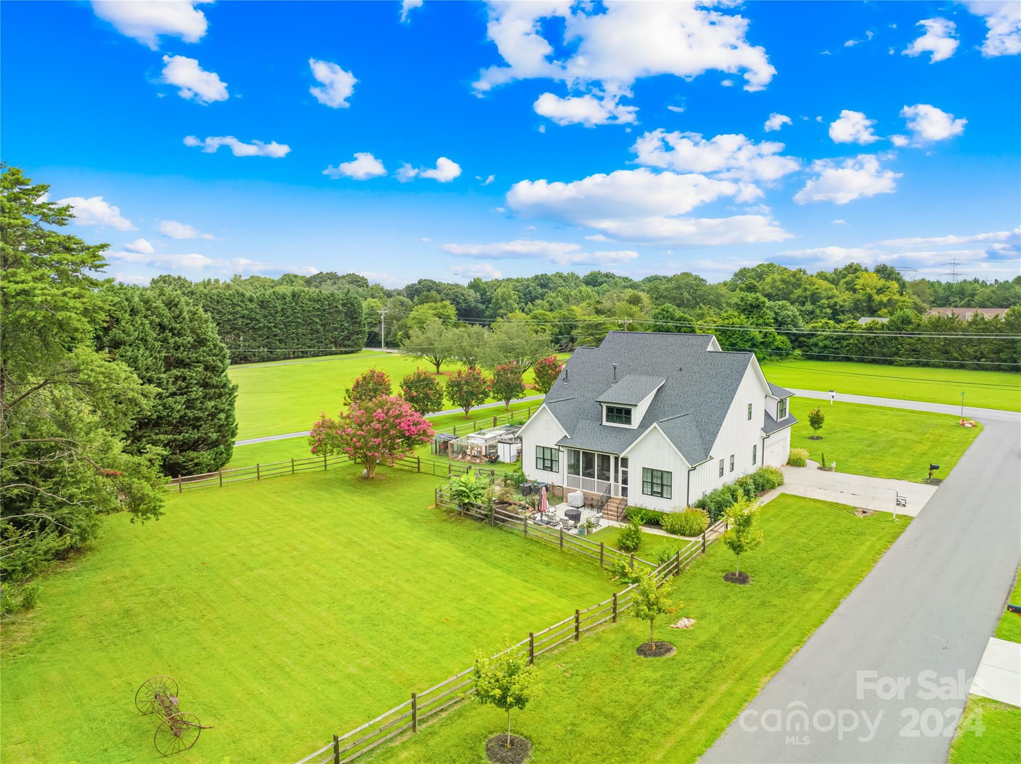 Property Photo:  510 Wilson Knoll Drive  NC 28012 