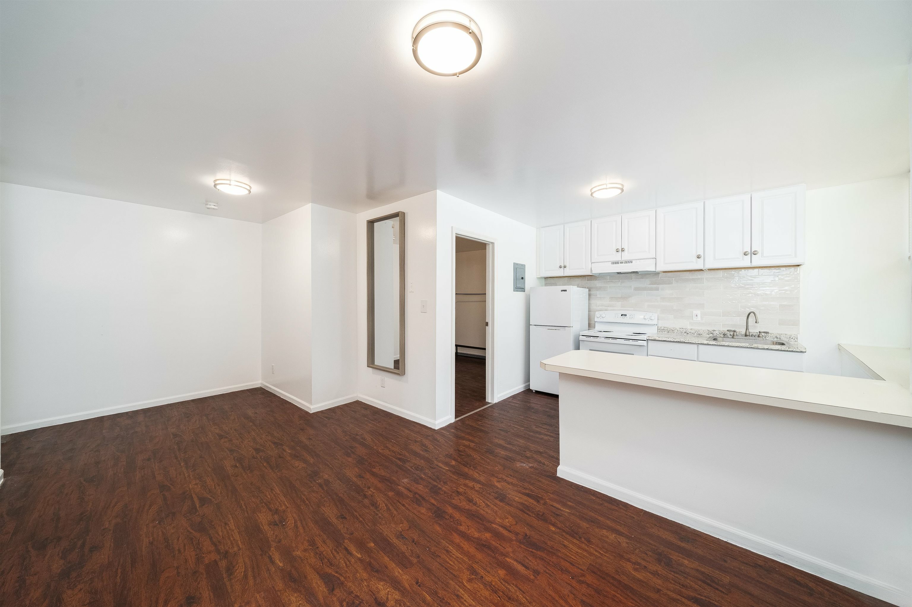 Property Photo:  47 Baldwin Ave 2nd Fl  NJ 07304 