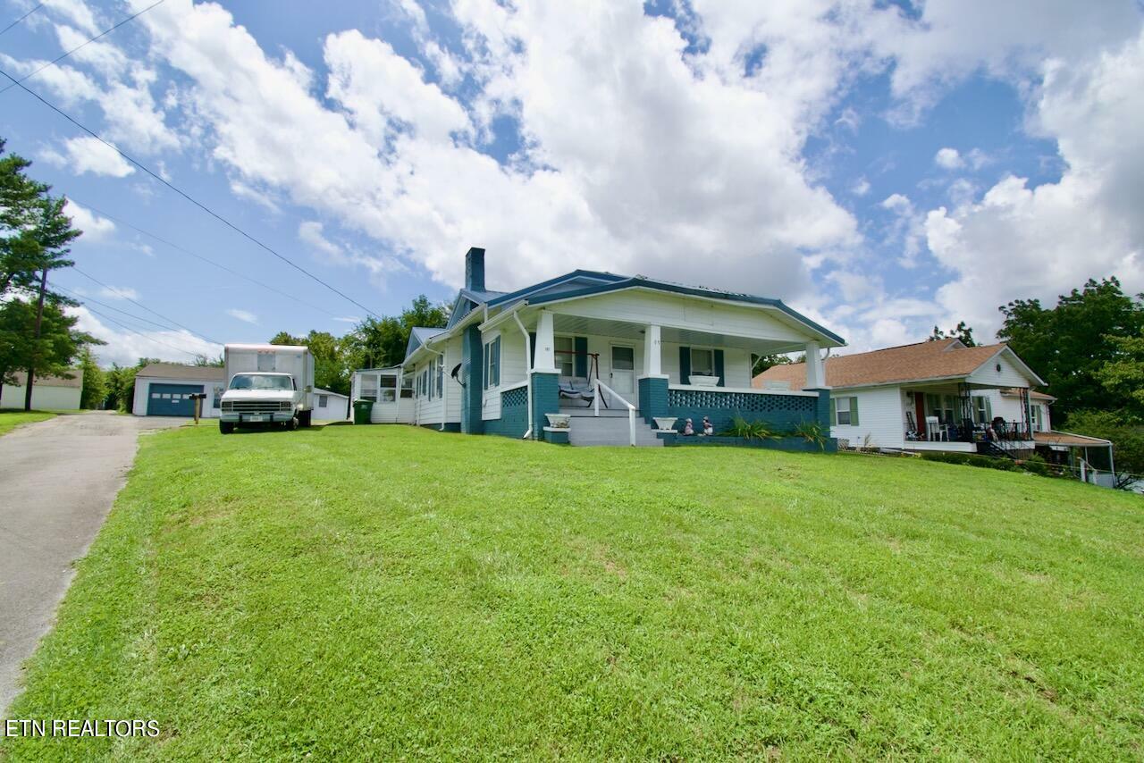 Property Photo:  107 N 6th St  TN 37804 