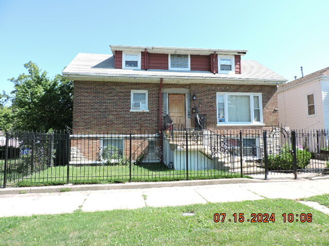 Property Photo:  4822 W Melrose Street  IL 60641 