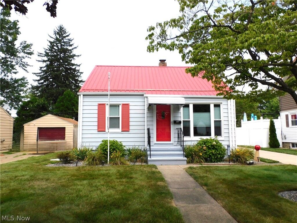 Property Photo:  2037 E 45th Street  OH 44004 