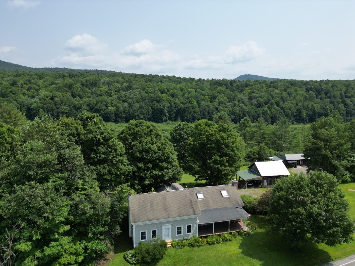 Property Photo:  618 Vt Route 15  VT 05489 