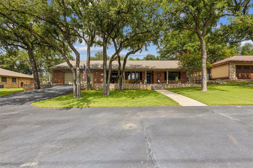 Property Photo:  4114 Fairway Drive  TX 76049 