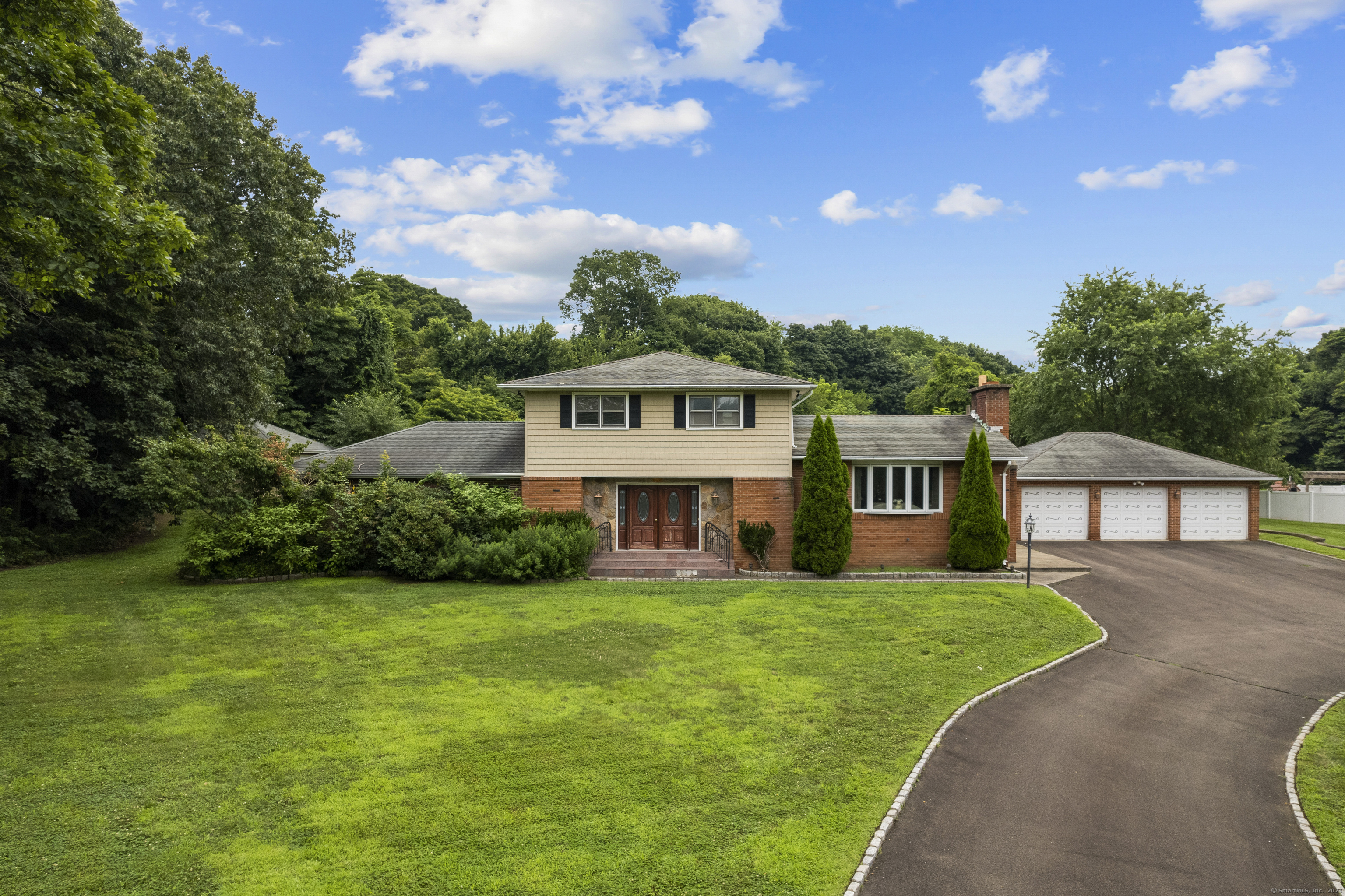 Property Photo:  167 Foxon Hill Road  CT 06513 