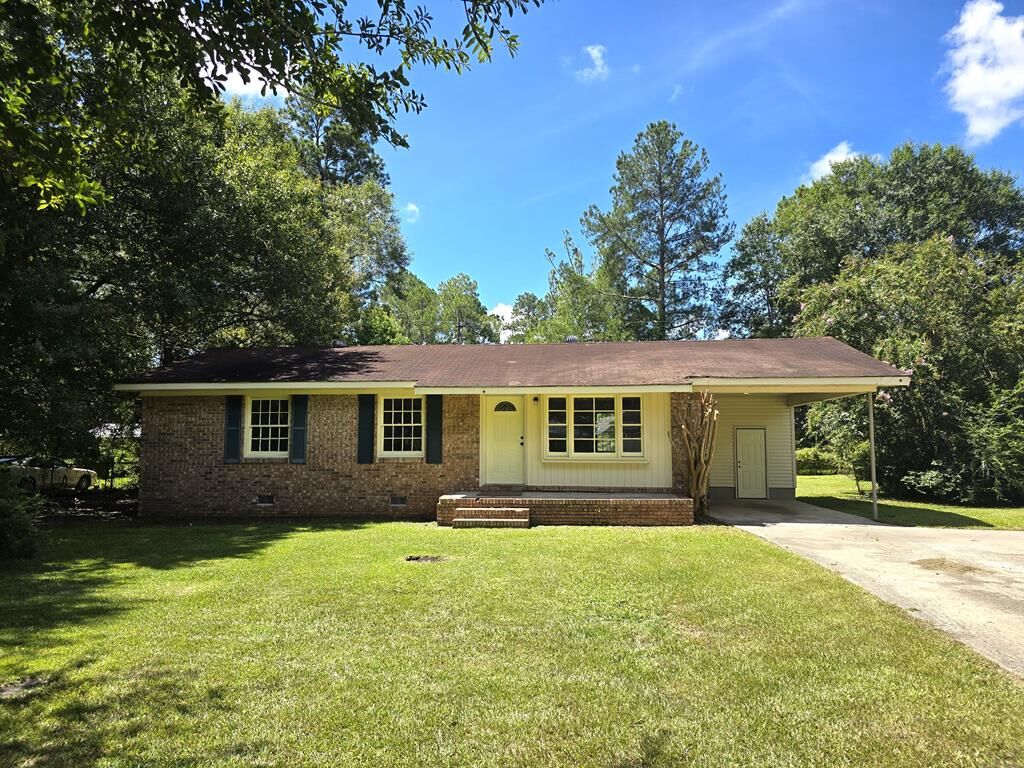 Property Photo:  1227 Carter St  GA 31639 