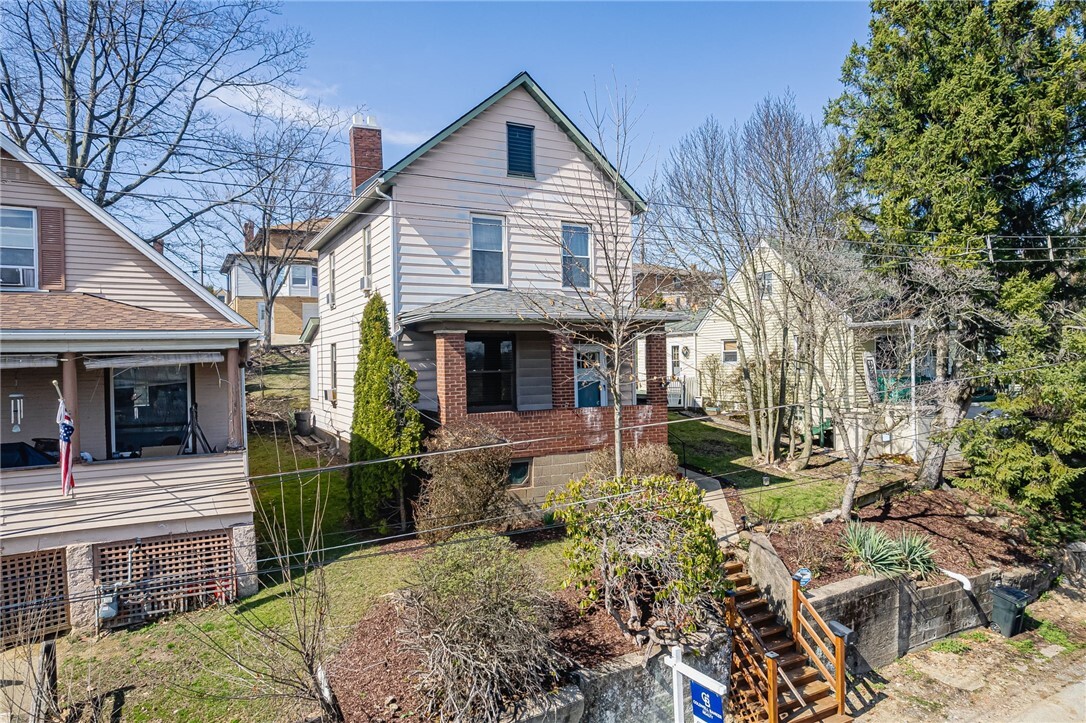 Property Photo: 202 Broadway St Ext PA 15137